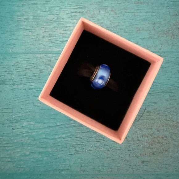 Retired Pandora Blue & White Floral Murano Glass Charm Bead Sterling Silver S 92 - Picture 2 of 4